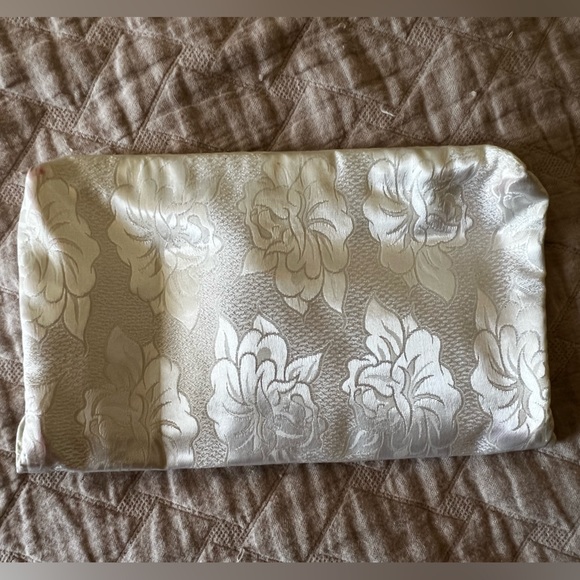 Vintage White Clutch with Rose Pattern - Picture 2 of 5